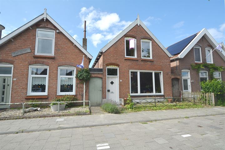 View photo 1 of Voorstraat 37