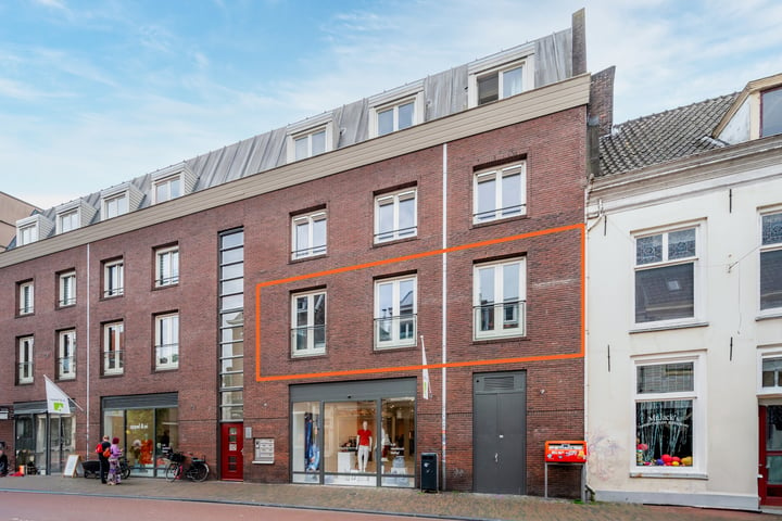 Bekijk foto 1 van Voorstraat 63-B