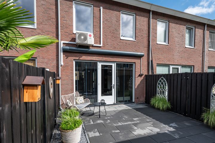 Bekijk foto 32 van Suurhoffstraat 12