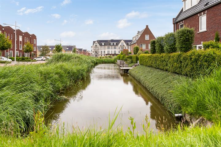 Bekijk foto 43 van Van Oranje-Nassaulaan 125