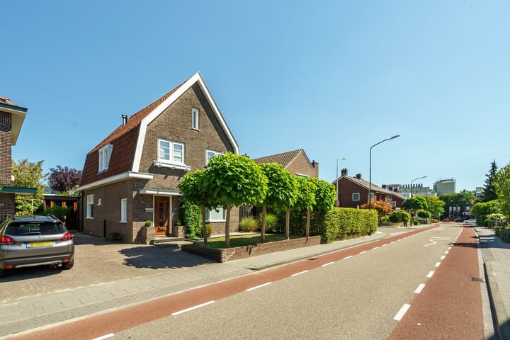 Bekijk foto 42 van Leeuwenstraat 11