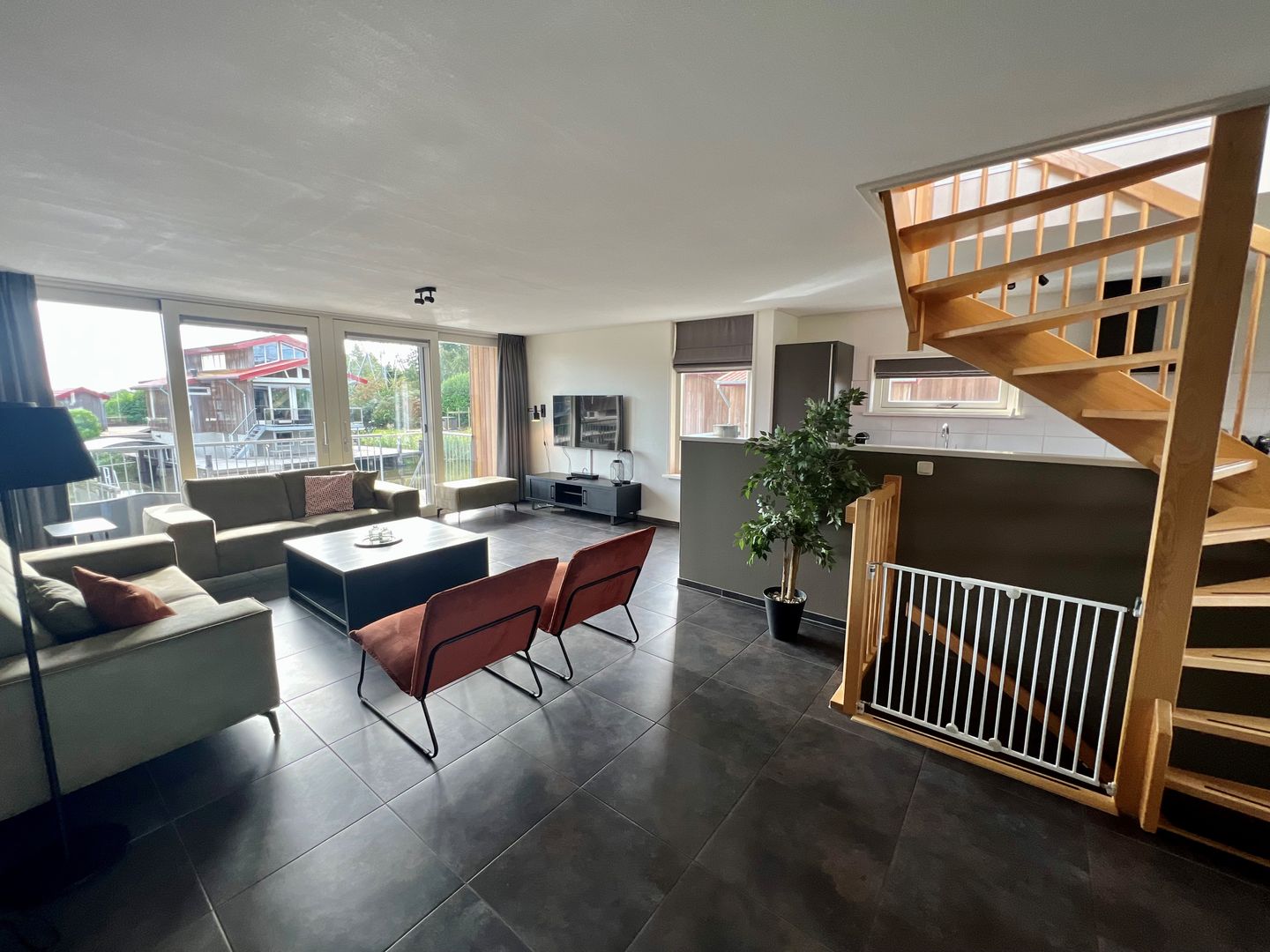 Photo 19 of Rijksstraatweg 80-134