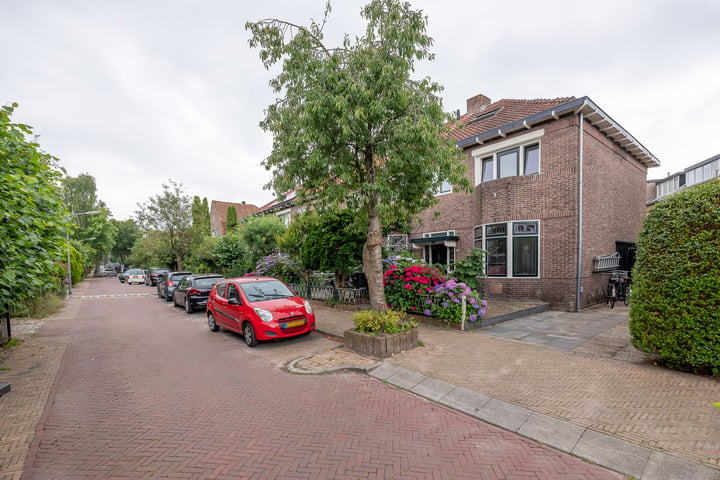 Bekijk foto 42 van Chrysantenstraat 12