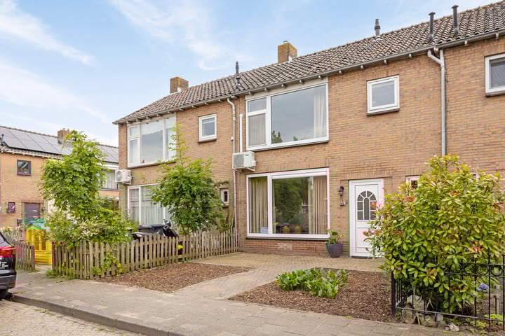 Bekijk foto 2 van Van Asbeckstraat 24