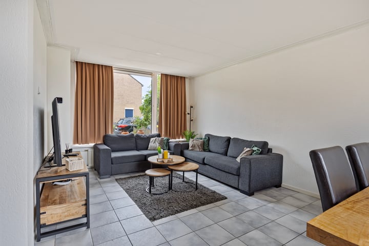 Bekijk foto 3 van Van Asbeckstraat 24