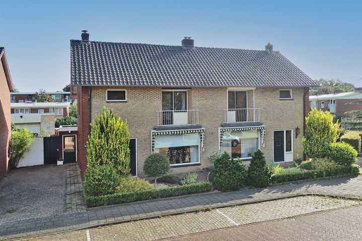 Bekijk foto 5 van Castorweg 145