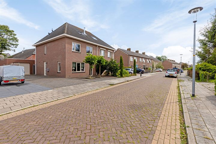 View photo 4 of Schaperstraat 41