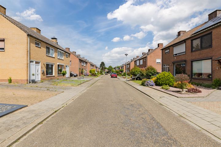 Bekijk foto 48 van Marijkestraat 19