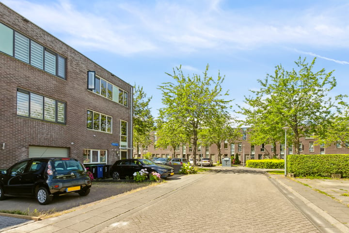 Bekijk foto 48 van Sisleystraat 6