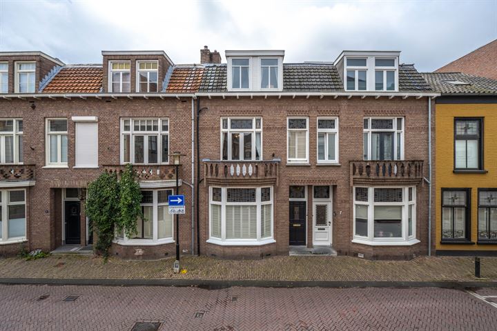 Bekijk foto 1 van St. Walburgstraat 5