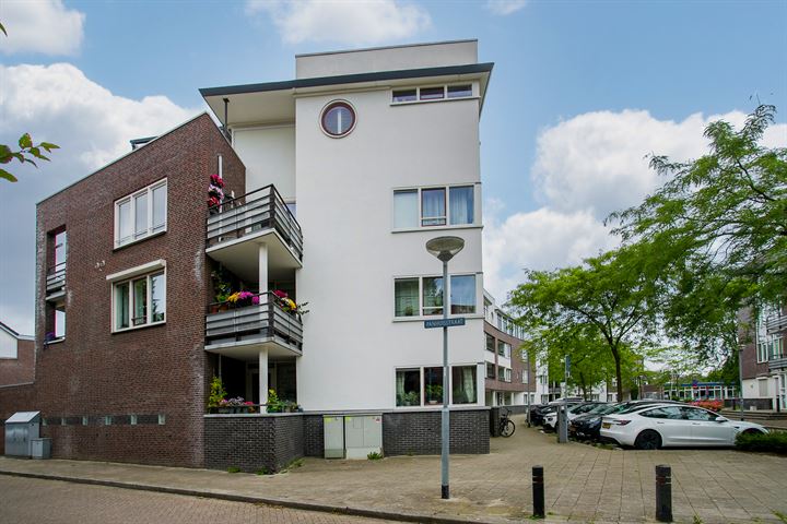 Bekijk foto 35 van Vijverhofstraat 66