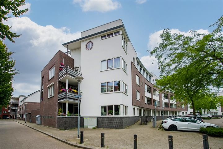 Bekijk foto 36 van Vijverhofstraat 66