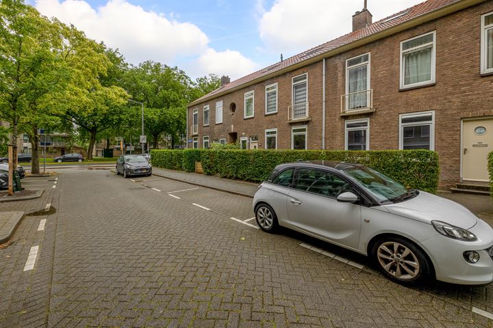 View photo 8 of Leopoldstraat 4-B