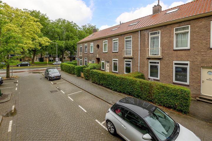 View photo 9 of Leopoldstraat 4-B