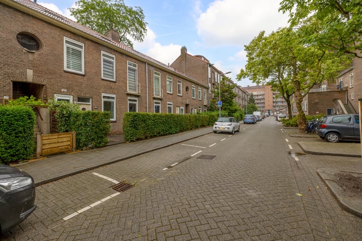 View photo 10 of Leopoldstraat 4-B