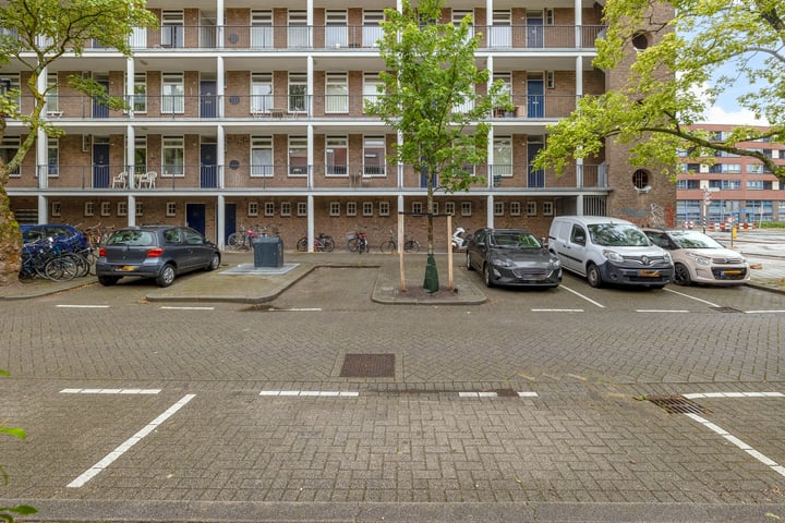 View photo 14 of Leopoldstraat 4-B