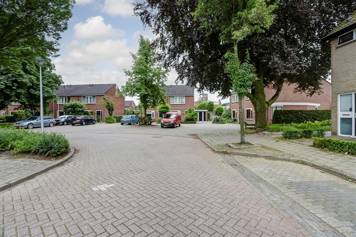 Bekijk foto 36 van Johan de Wittstraat 29