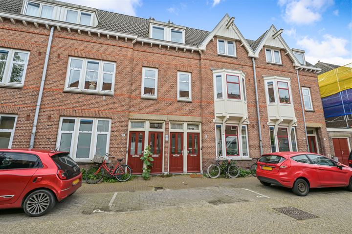 View photo 2 of Leeuwerikstraat 76-B