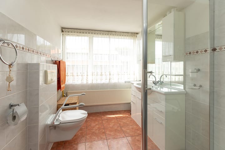 Foto 29 van Van Leeuwenhoekstraat 53