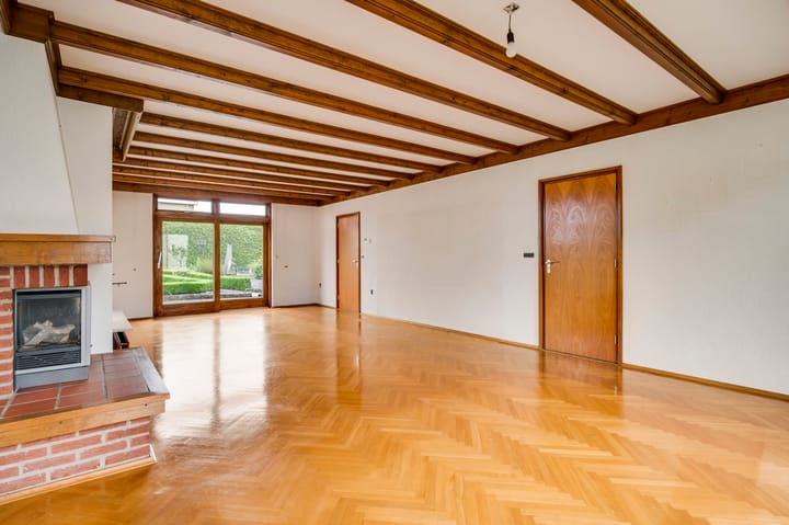 Photo 9 of Burgemeester Hoebersstraat 10