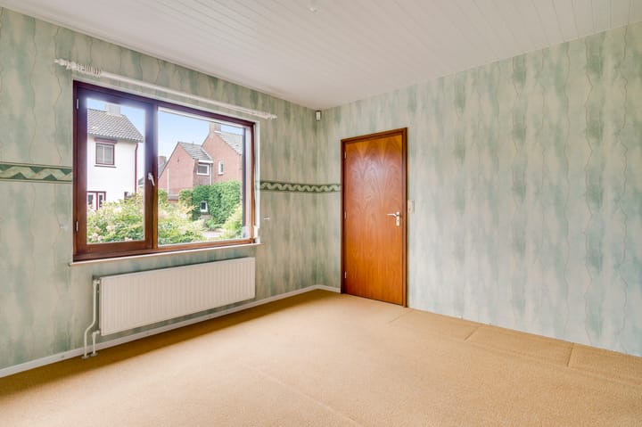 Photo 18 of Burgemeester Hoebersstraat 10