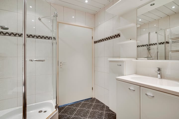 Photo 20 of Burgemeester Hoebersstraat 10