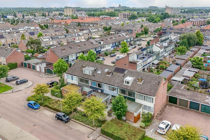 Bekijk foto 42 van Bergambachterstraat 18