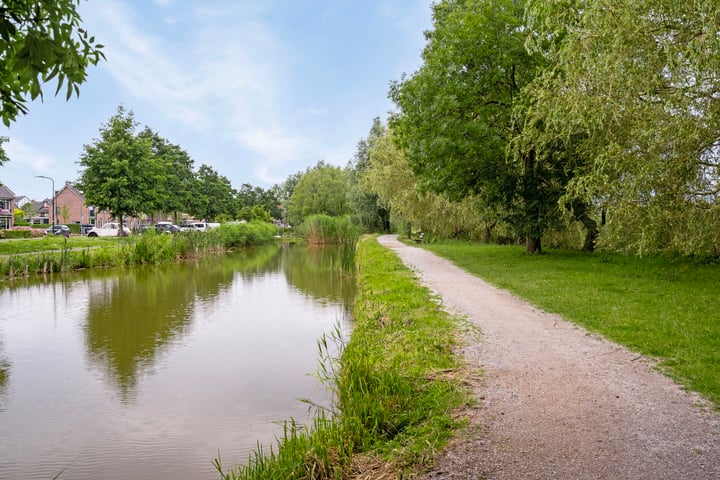 Bekijk foto 33 van De Ruyterstraat 30