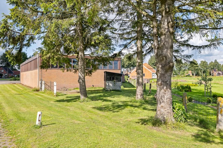 Photo 32 of Loosterweg 2