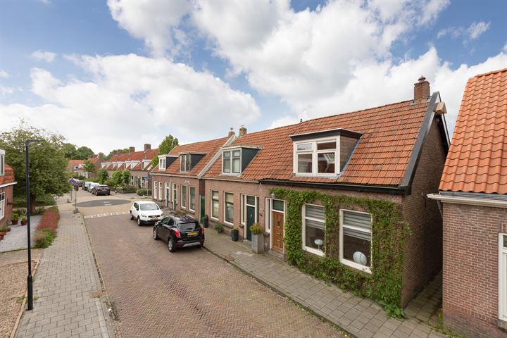 View photo 2 of Hid Herostraat 41