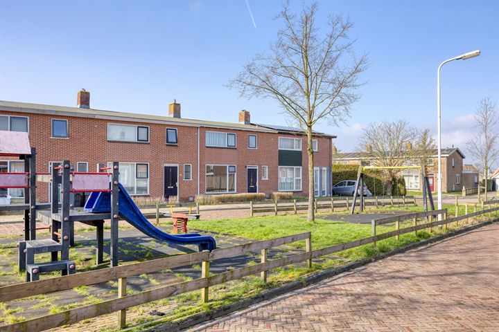 Bekijk foto 36 van Sint Odulphusstraat 44