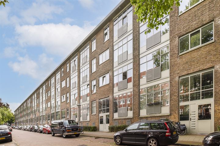 View photo 17 of Juliana van Stolbergstraat 43-3