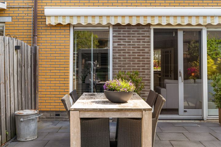 Bekijk foto 43 van Junistraat 33