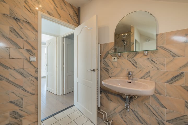 Photo 19 of Bronckhorststraat 40