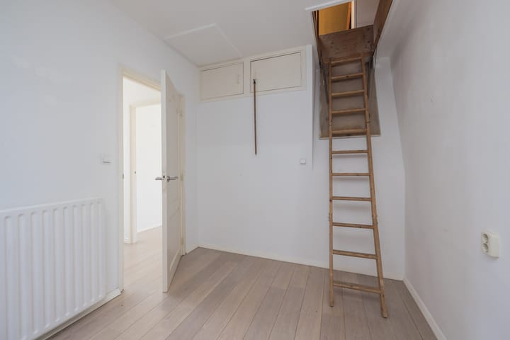 Photo 22 of Bronckhorststraat 40