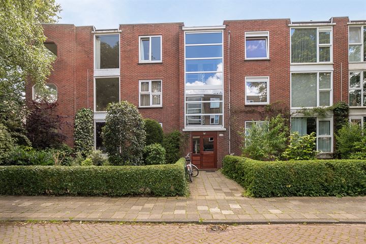 View photo 24 of Rengersstraat 35