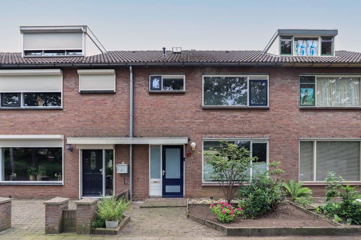 Bekijk foto 1 van Landbouwstraat 97