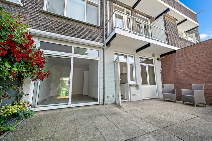 Bekijk foto 19 van Van den Boschstraat 303