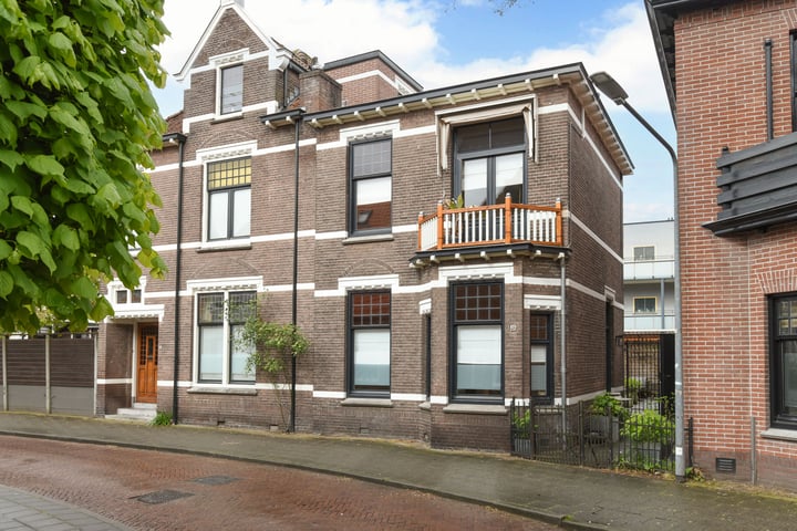 Bekijk foto 1 van Kapelstraat 46