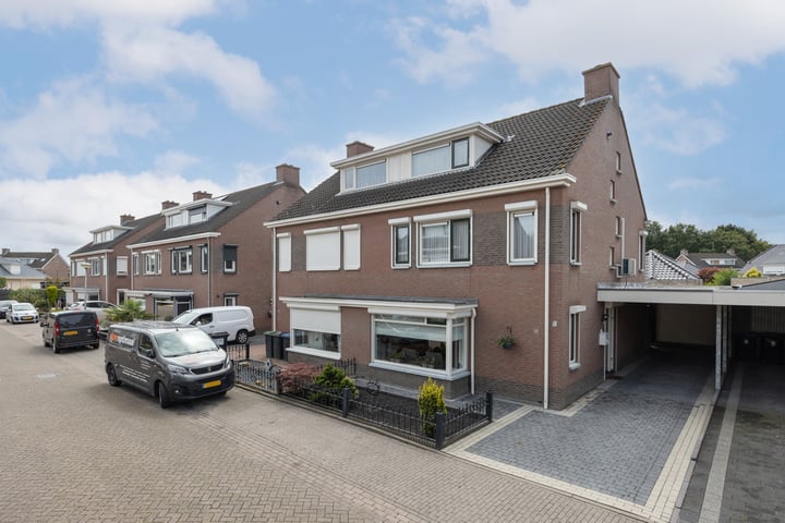 Bekijk foto 1 van Wijningsstraat 15