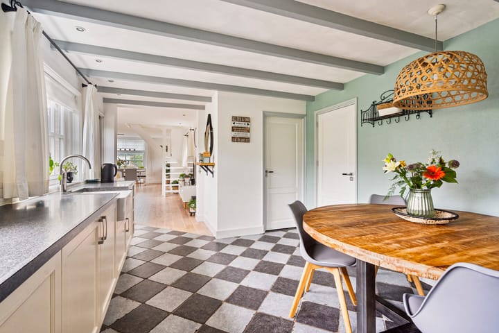 Photo 9 of Weiver 10