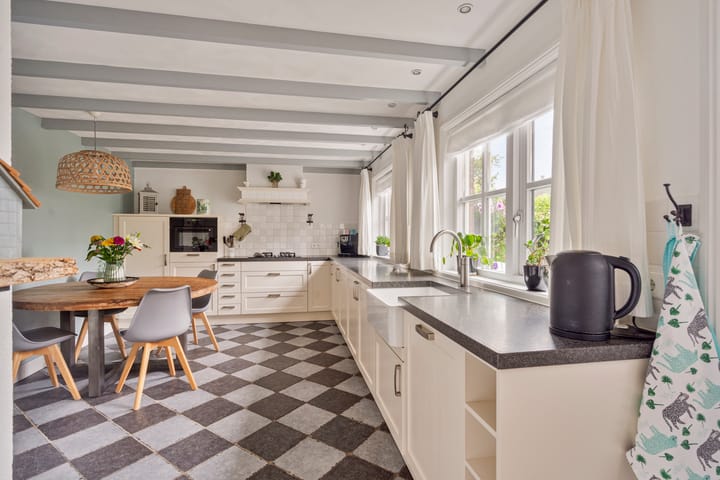 Photo 10 of Weiver 10