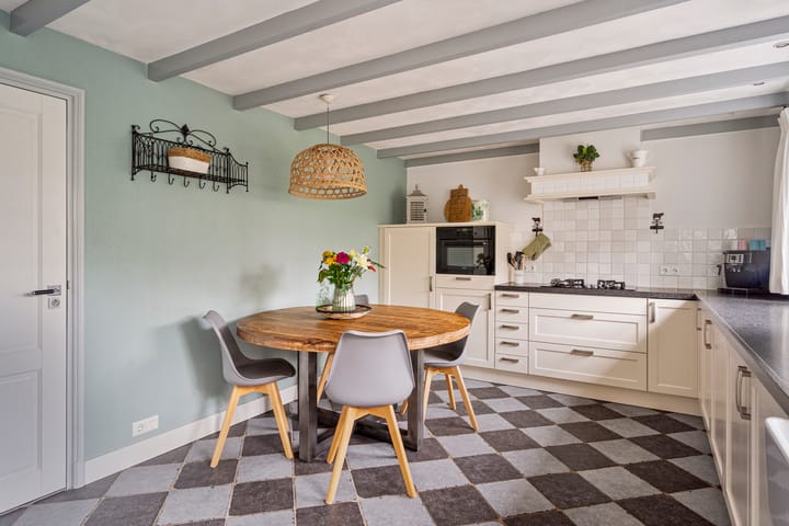 Photo 12 of Weiver 10