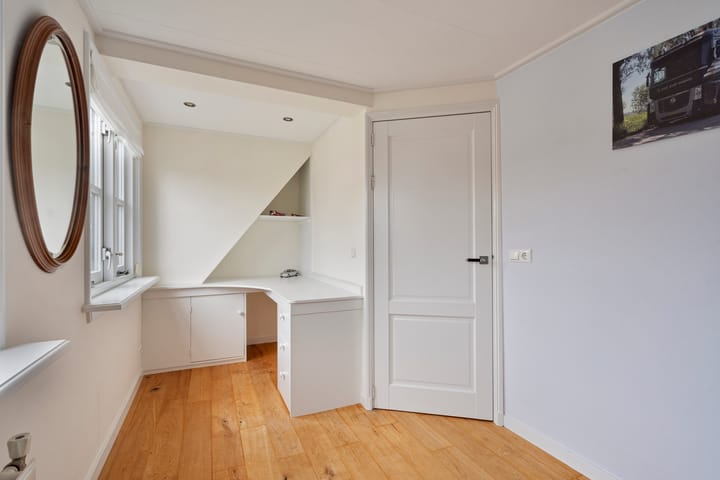 Photo 25 of Weiver 10