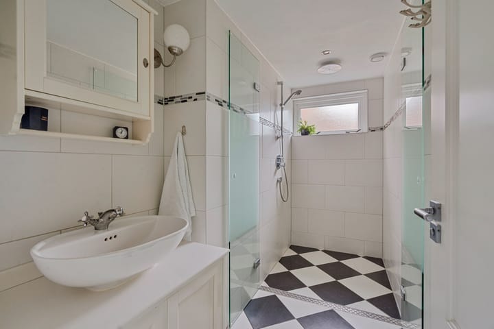 Photo 19 of Weiver 10