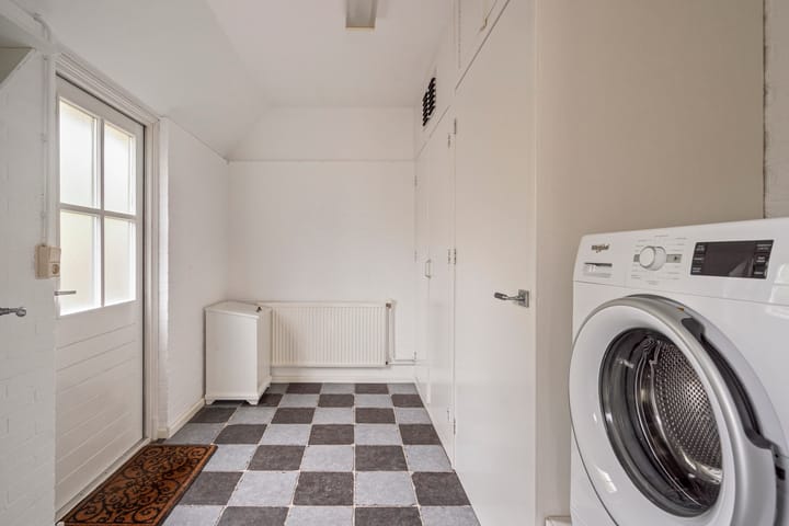 Photo 17 of Weiver 10