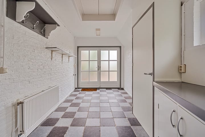 Photo 15 of Weiver 10