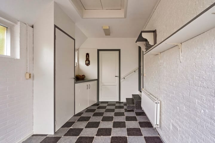 Photo 16 of Weiver 10