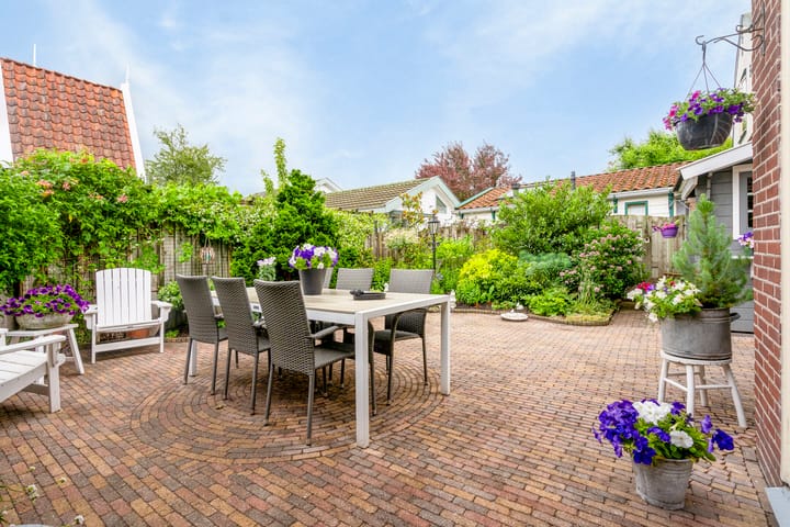 Photo 37 of Weiver 10