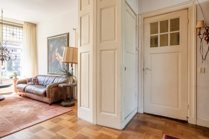 Photo 7 of Leeghwaterstraat 15